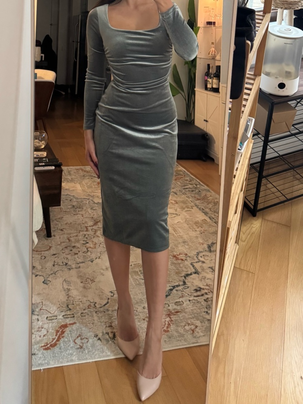 New Banana Republic Sage Green Velvet Long-Sleeve Midi Dress